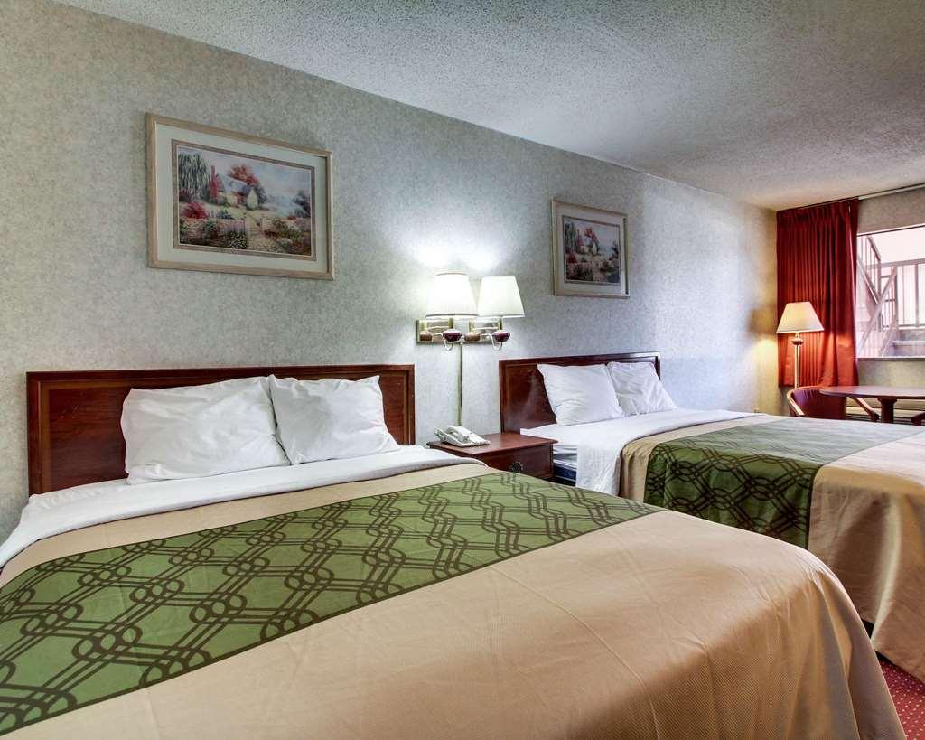Econo Lodge Inn & Suites Forest Cameră foto