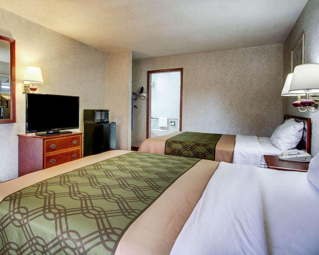 Econo Lodge Inn & Suites Forest Cameră foto